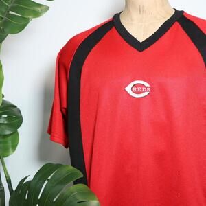 MLB Men's Red and Black Tshirt